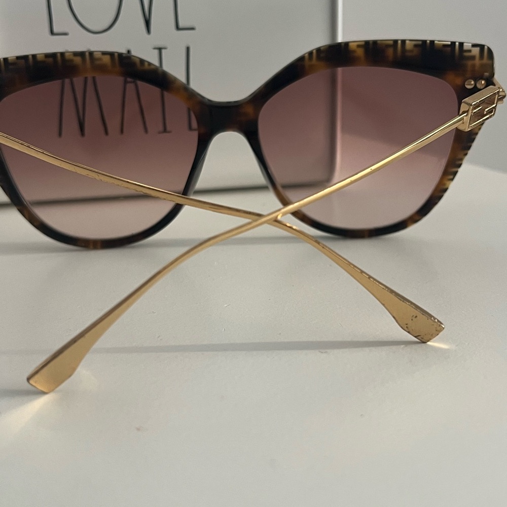 • Fendi Brown Gradient Cat Eye with red lense Sunglasses • FREE SHIPPING - Picture 5 of 12